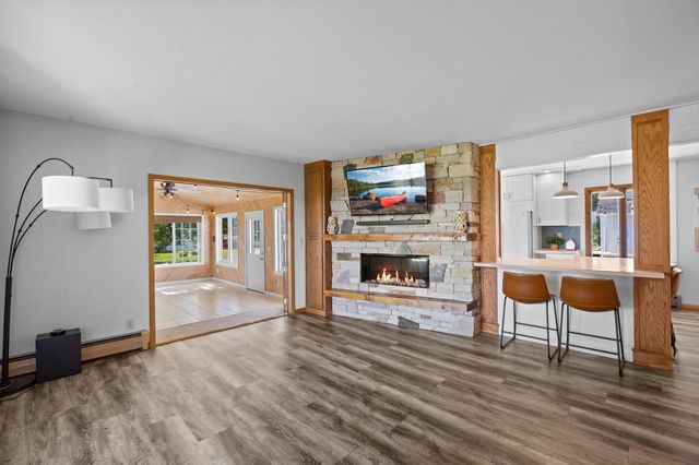 3097 325th Avenue NW, Cambridge, MN 55008
