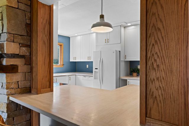 3097 325th Avenue NW, Cambridge, MN 55008
