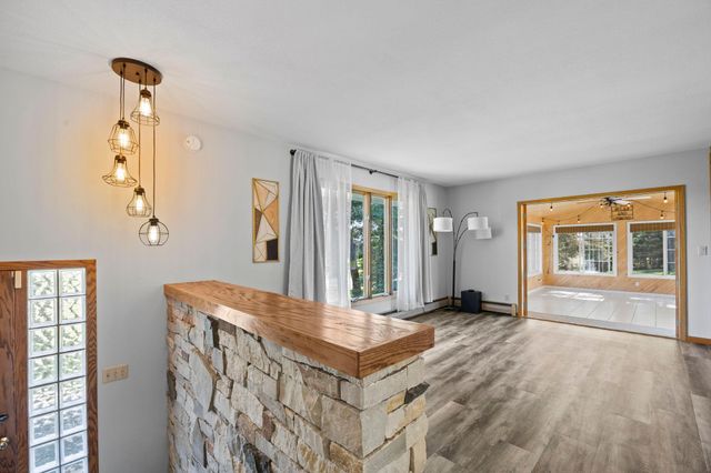 3097 325th Avenue NW, Cambridge, MN 55008