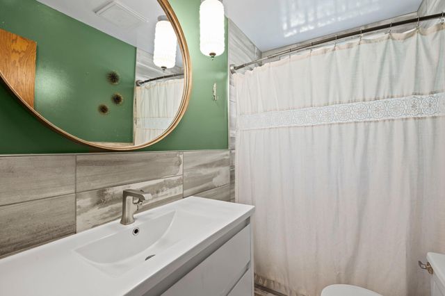 3097 325th Avenue NW, Cambridge, MN 55008