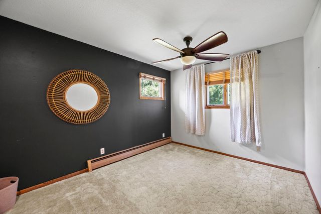 3097 325th Avenue NW, Cambridge, MN 55008