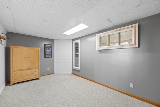 3097 325th Avenue NW, Cambridge, MN 55008