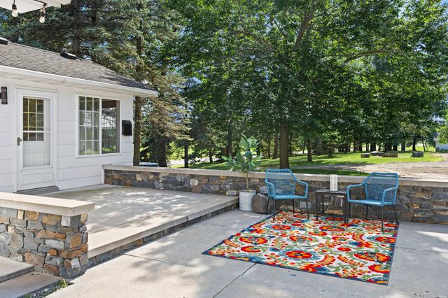 3097 325th Avenue NW, Cambridge, MN 55008