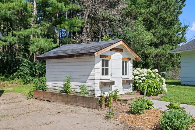 3097 325th Avenue NW, Cambridge, MN 55008