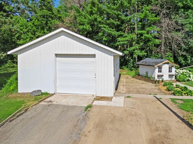 3097 325th Avenue NW, Cambridge, MN 55008