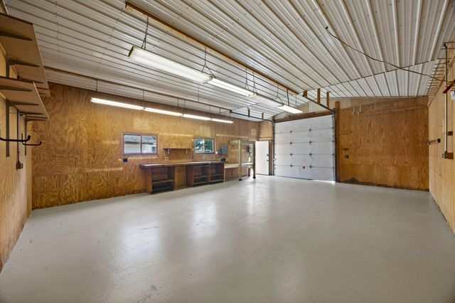 3097 325th Avenue NW, Cambridge, MN 55008