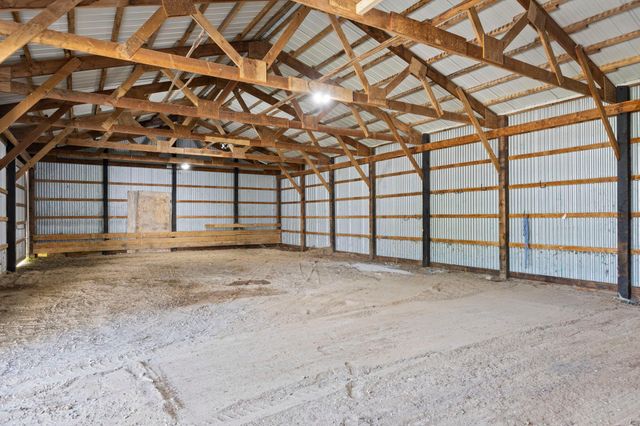 3097 325th Avenue NW, Cambridge, MN 55008