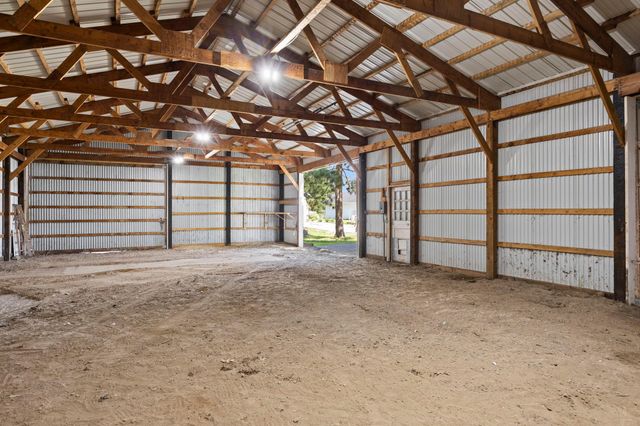 3097 325th Avenue NW, Cambridge, MN 55008