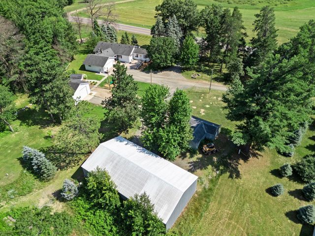 3097 325th Avenue NW, Cambridge, MN 55008