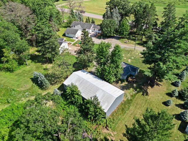 3097 325th Avenue NW, Cambridge, MN 55008