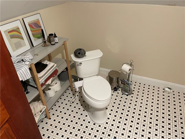 121 Rutherglen Avenue, Providence, RI 02907