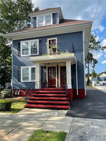 121 Rutherglen Avenue, Providence, RI 02907