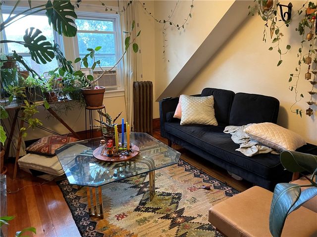 121 Rutherglen Avenue, Providence, RI 02907