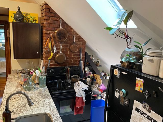 121 Rutherglen Avenue, Providence, RI 02907