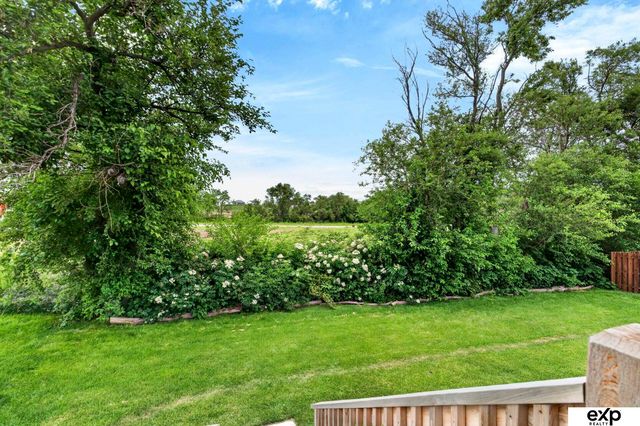 20882 Camelback Avenue, Gretna, NE 68028