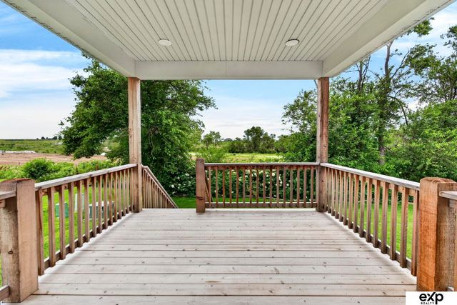 20882 Camelback Avenue, Gretna, NE 68028