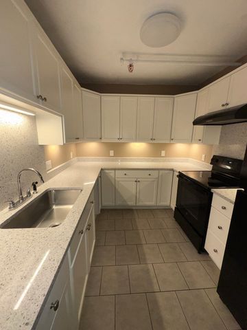 21 Caller St 203, Peabody, MA 01960