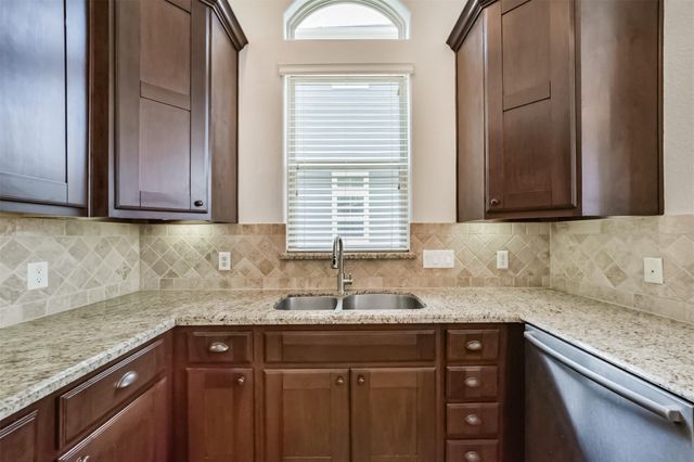 2016 Sabine Street, Houston, TX 77007