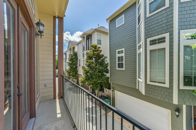 2016 Sabine Street, Houston, TX 77007
