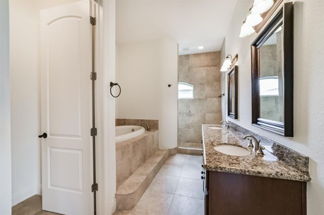 2016 Sabine Street, Houston, TX 77007