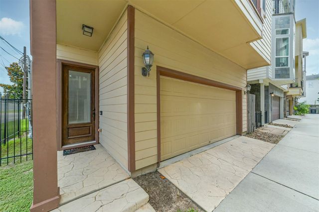 2016 Sabine Street, Houston, TX 77007