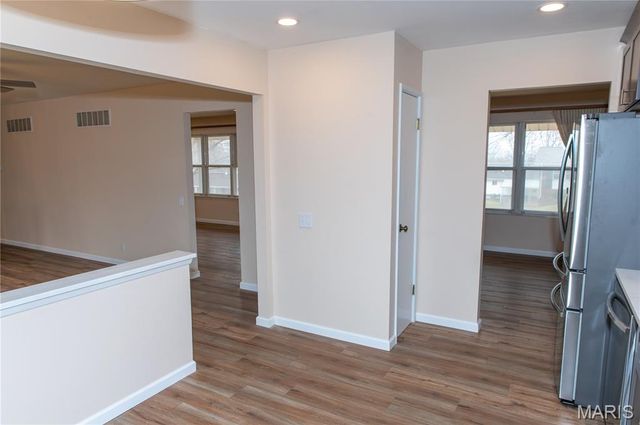 9757 Croftwood Drive, St Louis, MO 63123