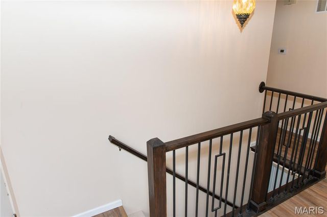 9757 Croftwood Drive, St Louis, MO 63123