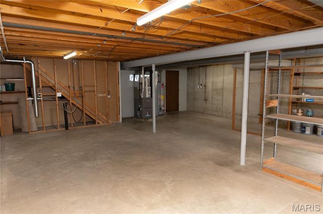 9757 Croftwood Drive, St Louis, MO 63123