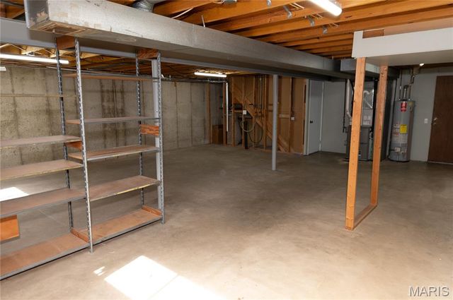 9757 Croftwood Drive, St Louis, MO 63123