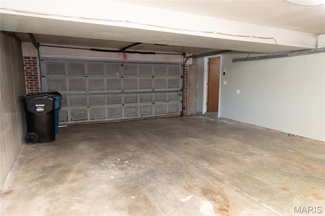 9757 Croftwood Drive, St Louis, MO 63123