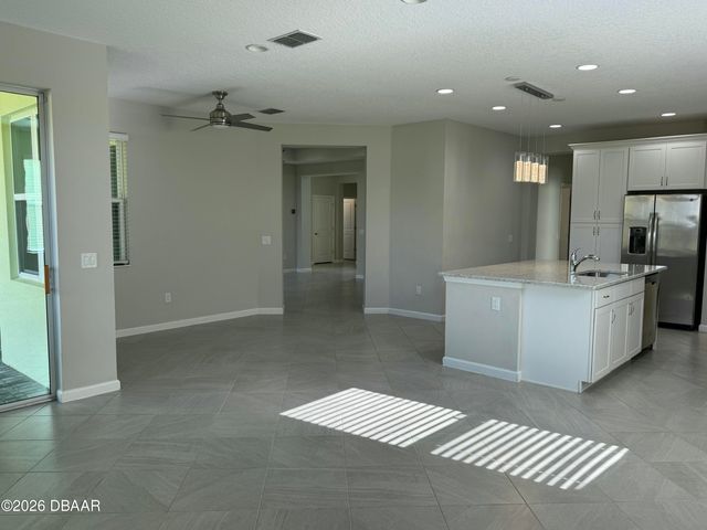 899 Attitude Avenue, Daytona Beach, FL 32124