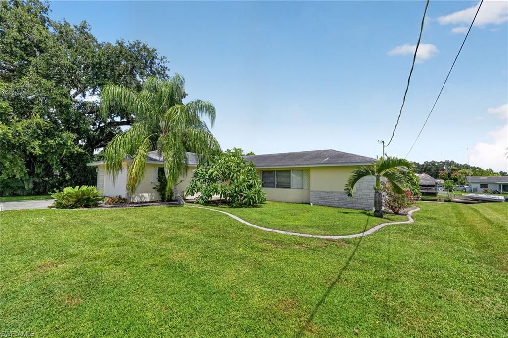 13512 Caribbean BLVD, FORT MYERS, FL 33905 — photo 2