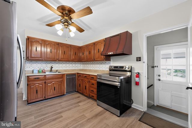 204 SHARON PARK DR, Folcroft, PA 19032