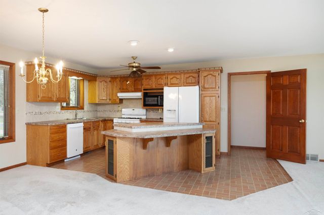 11145 Lake Circle North Street, Saginaw, MI 48609