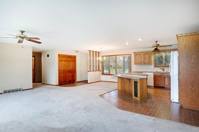 11145 Lake Circle North Street, Saginaw, MI 48609