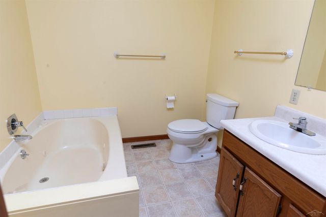 11145 Lake Circle North Street, Saginaw, MI 48609