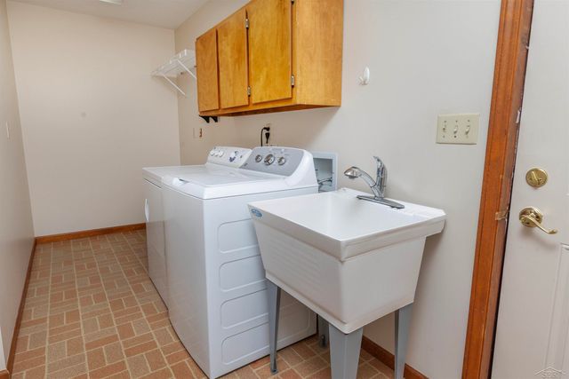 11145 Lake Circle North Street, Saginaw, MI 48609