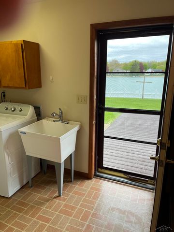 11145 Lake Circle North Street, Saginaw, MI 48609