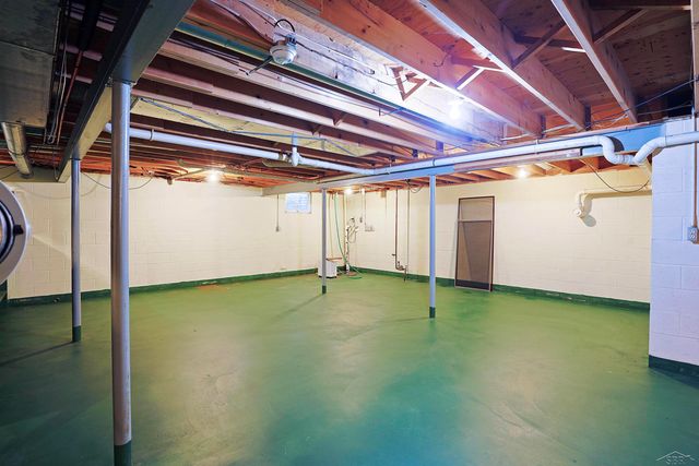 11145 Lake Circle North Street, Saginaw, MI 48609