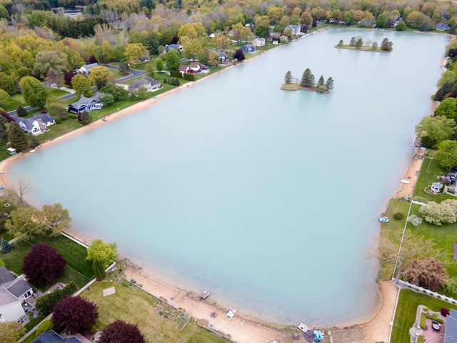 11145 Lake Circle North Street, Saginaw, MI 48609