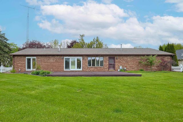 11145 Lake Circle North Street, Saginaw, MI 48609