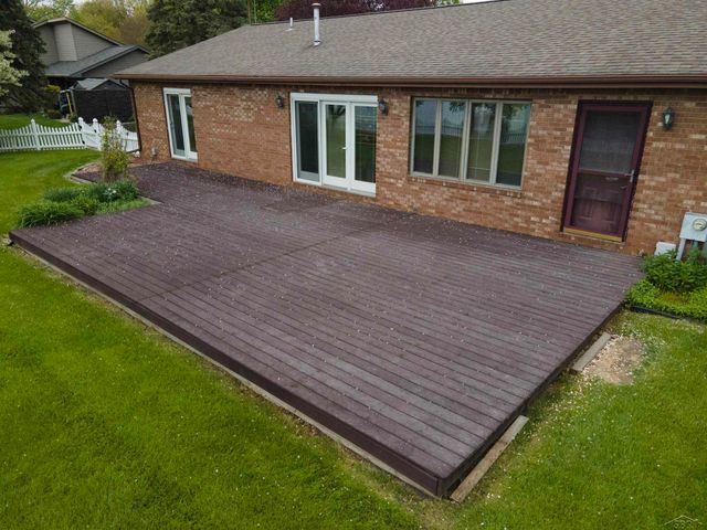 11145 Lake Circle North Street, Saginaw, MI 48609