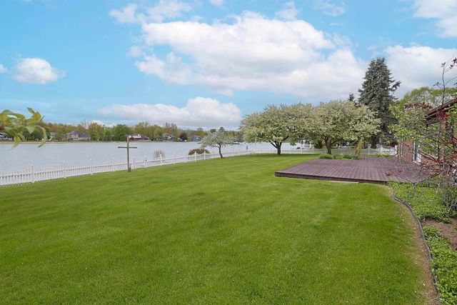 11145 Lake Circle North Street, Saginaw, MI 48609