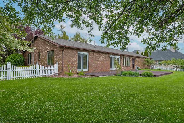 11145 Lake Circle North Street, Saginaw, MI 48609