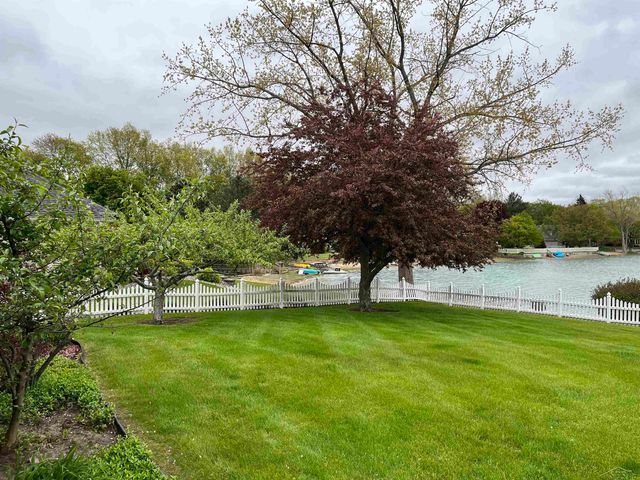 11145 Lake Circle North Street, Saginaw, MI 48609