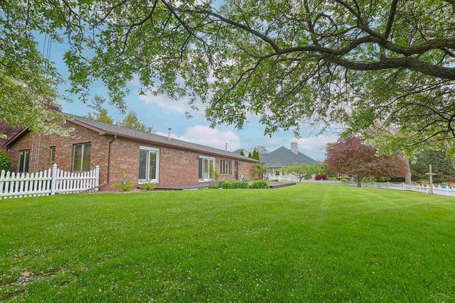11145 Lake Circle North Street, Saginaw, MI 48609