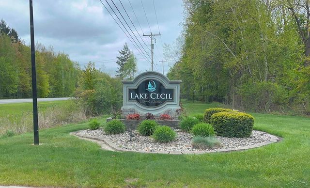 11145 Lake Circle North Street, Saginaw, MI 48609