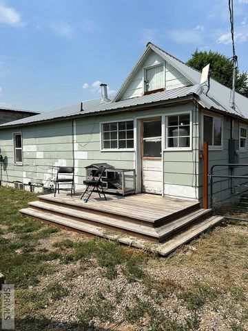 1213 Main Street, Salmon, ID 83467