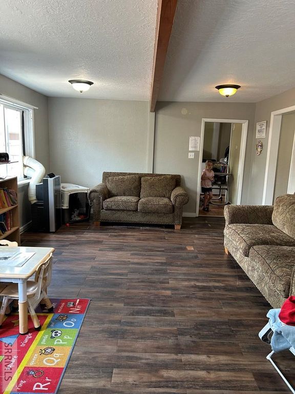 Image 6 of property listing at 1213 Main Street, Salmon, ID 83467