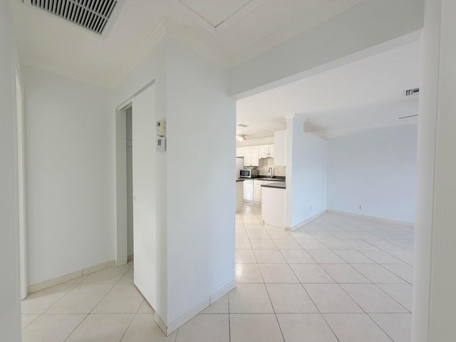 2704 Knight Lane, Delray Beach, FL 33445